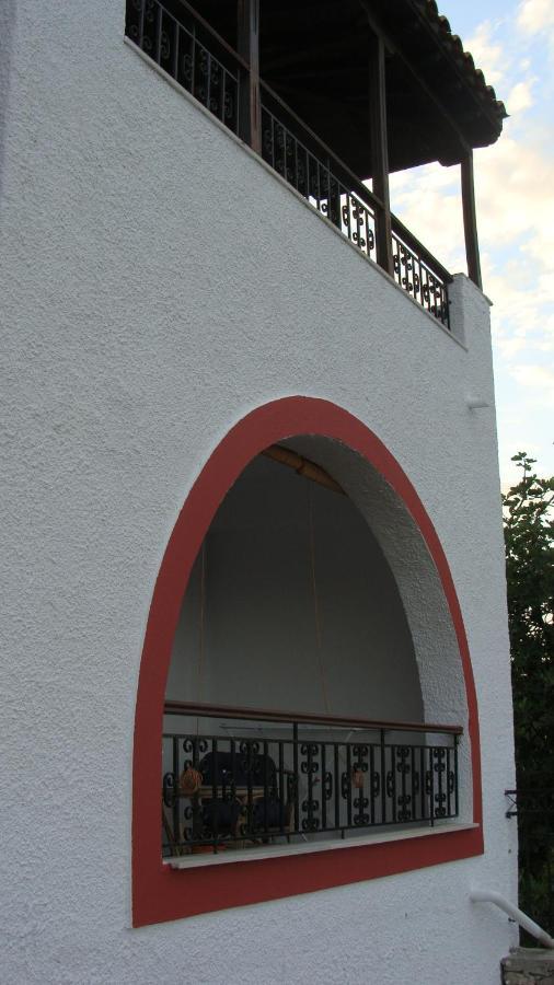 Captain George'S Apartments Patitiri  Exterior photo