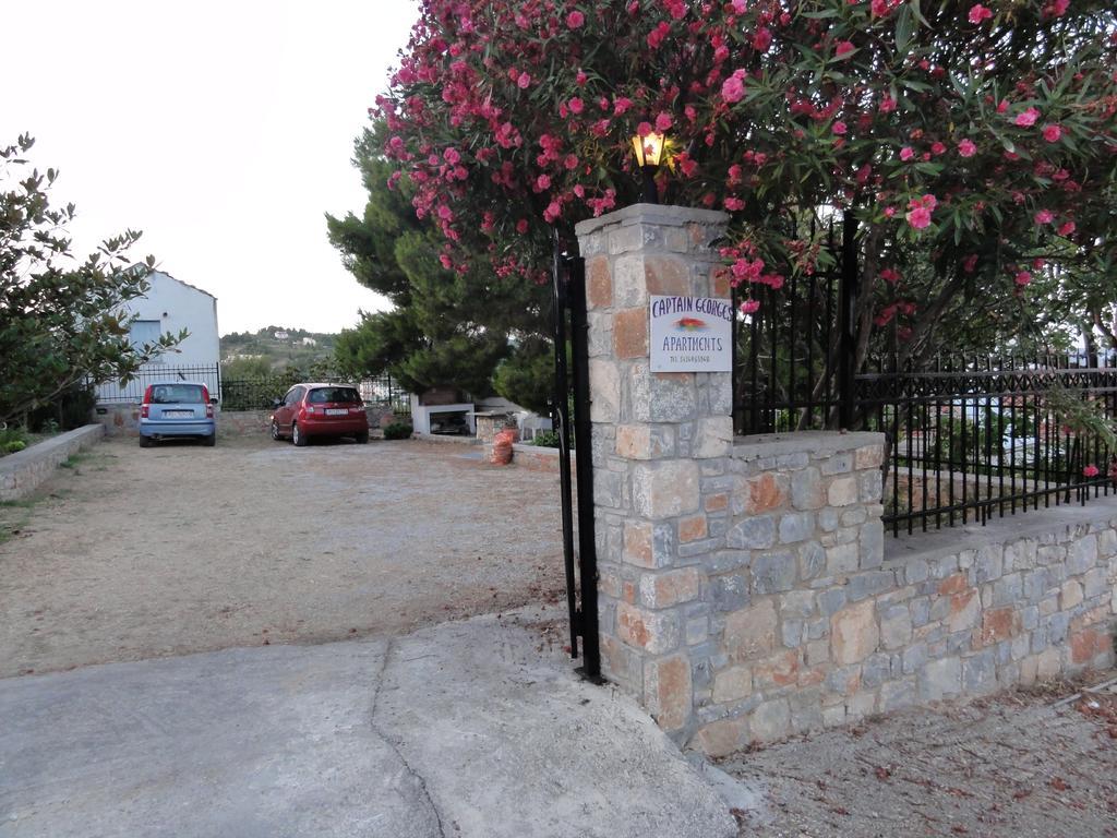 Captain George'S Apartments Patitiri  Exterior photo